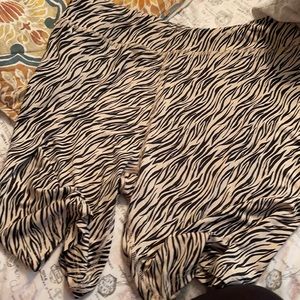 Tan cheetah print XL shorts size 2x but fits XL